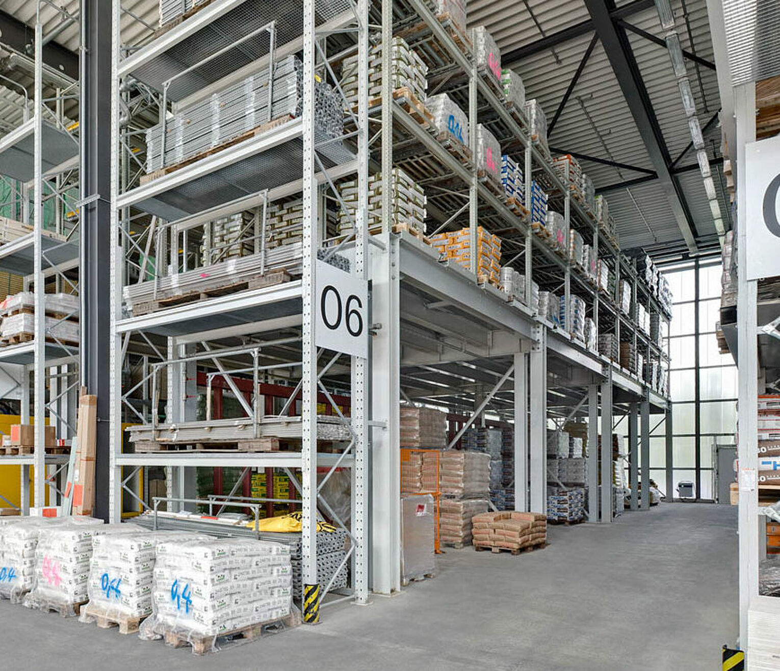 [Translate "Ireland"] Cantilever racking Multi-tier storage