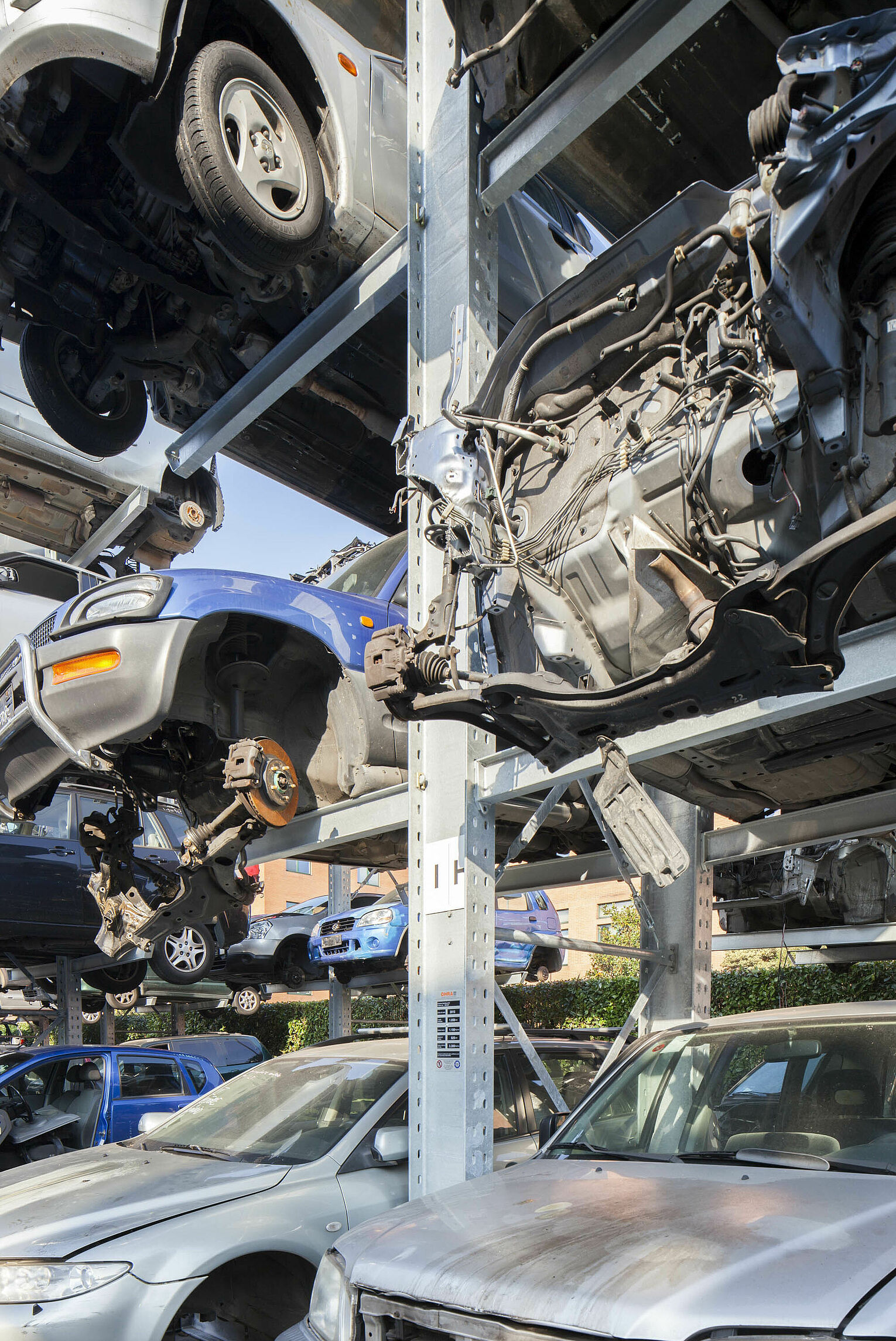 [Translate "Ireland"] Cantilever racking Car dismantler