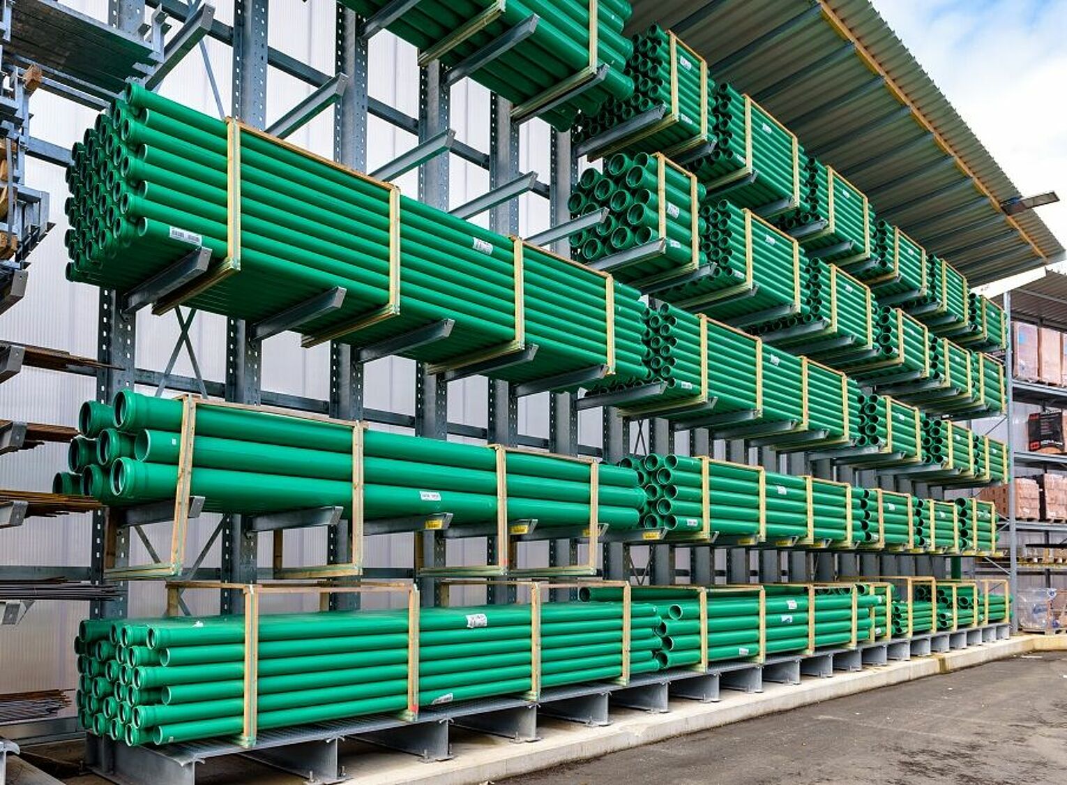 [Translate "Ireland"] Cantilever racking Yard racking