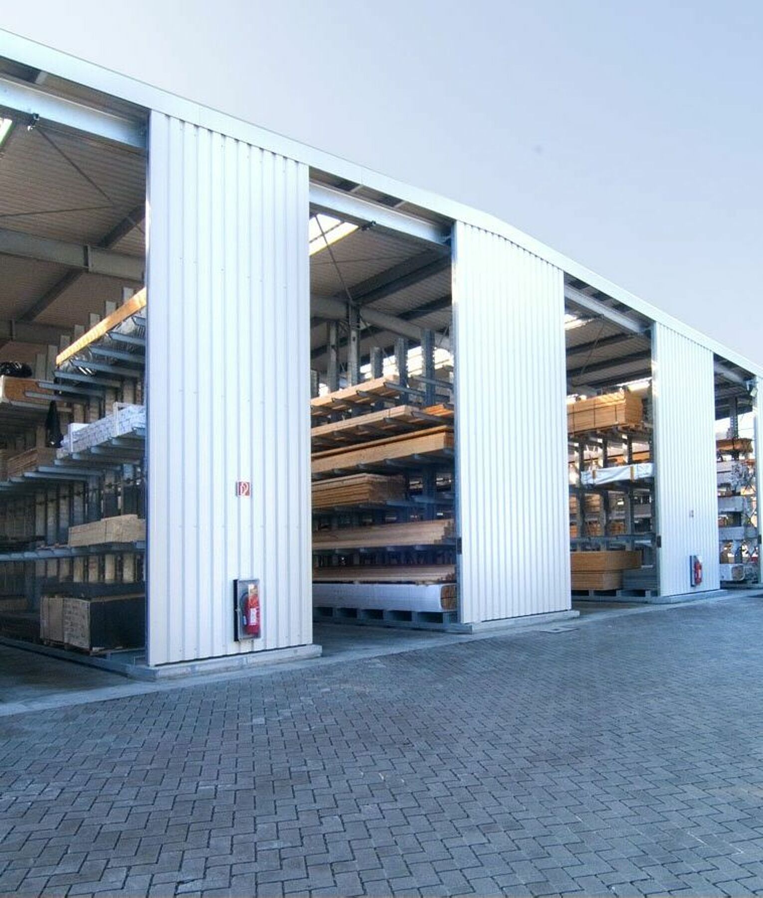 [Translate "Ireland"] Rack-clad warehouse Cantilever racking