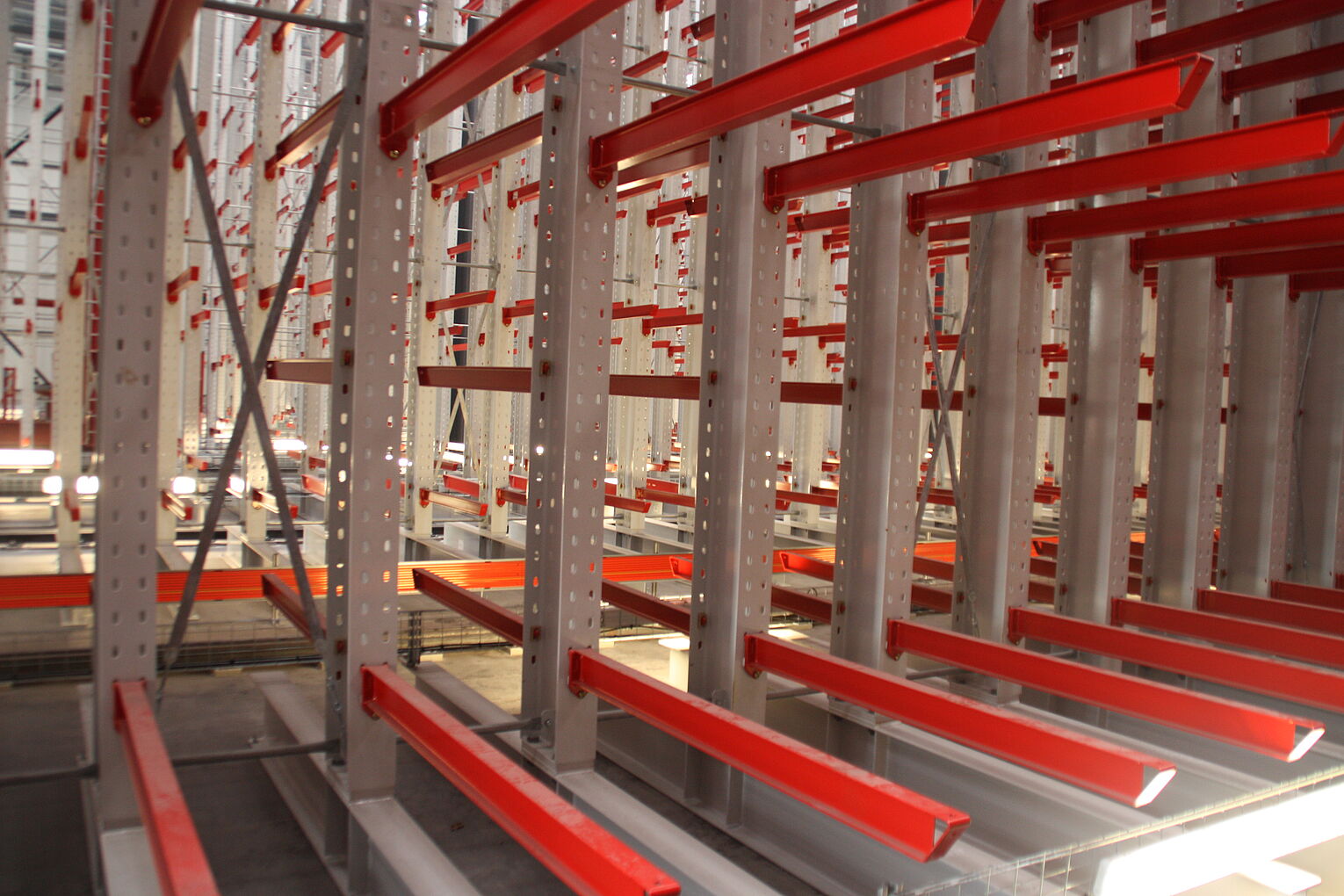 [Translate "Ireland"] Cantilever racking system